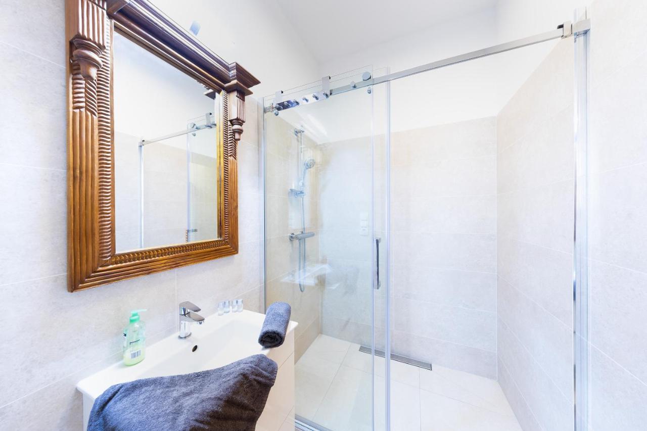 Boheme Apartments Charle'S Square プラハ エクステリア 写真
